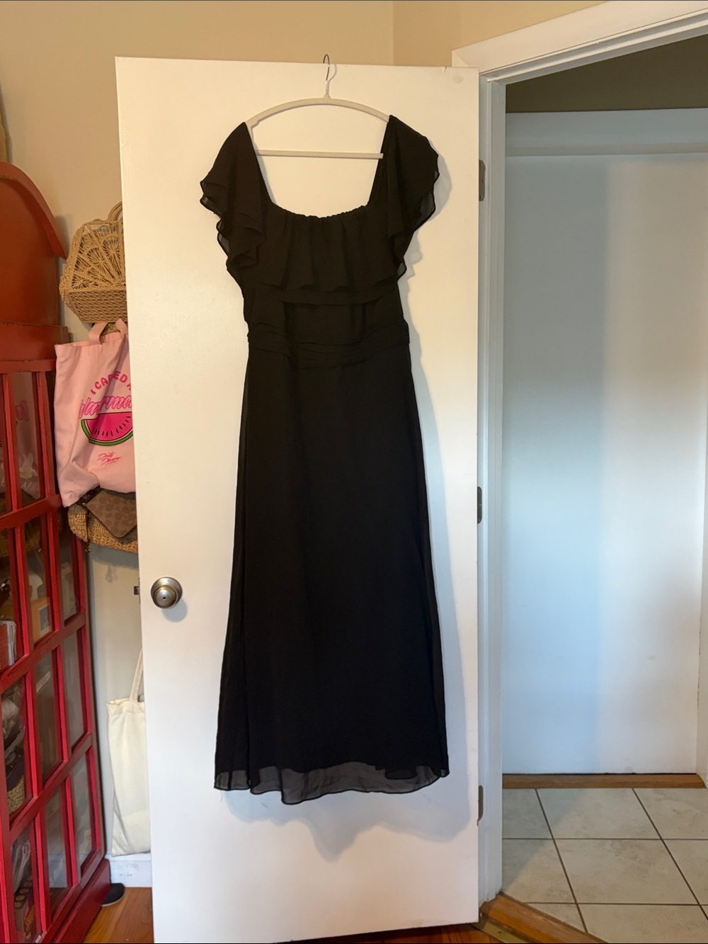 Elegant Black Maxi Dress with Ruffle Neckline